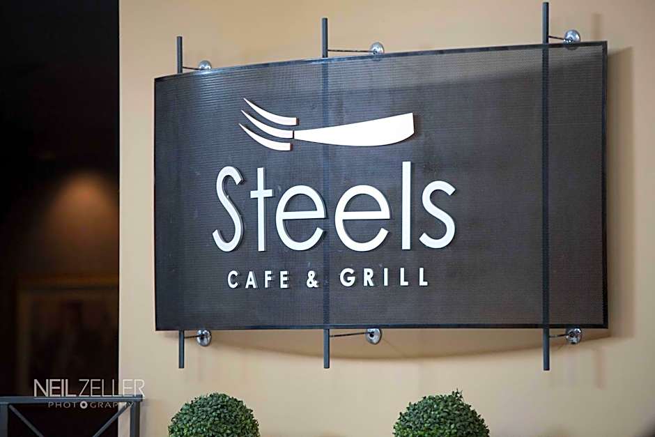 Royal Hotel Edmonton Airport Trademark Collection by Wyndham