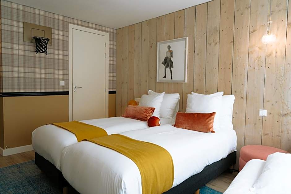 MAX BROWN HOTEL CANAL DISTRICT