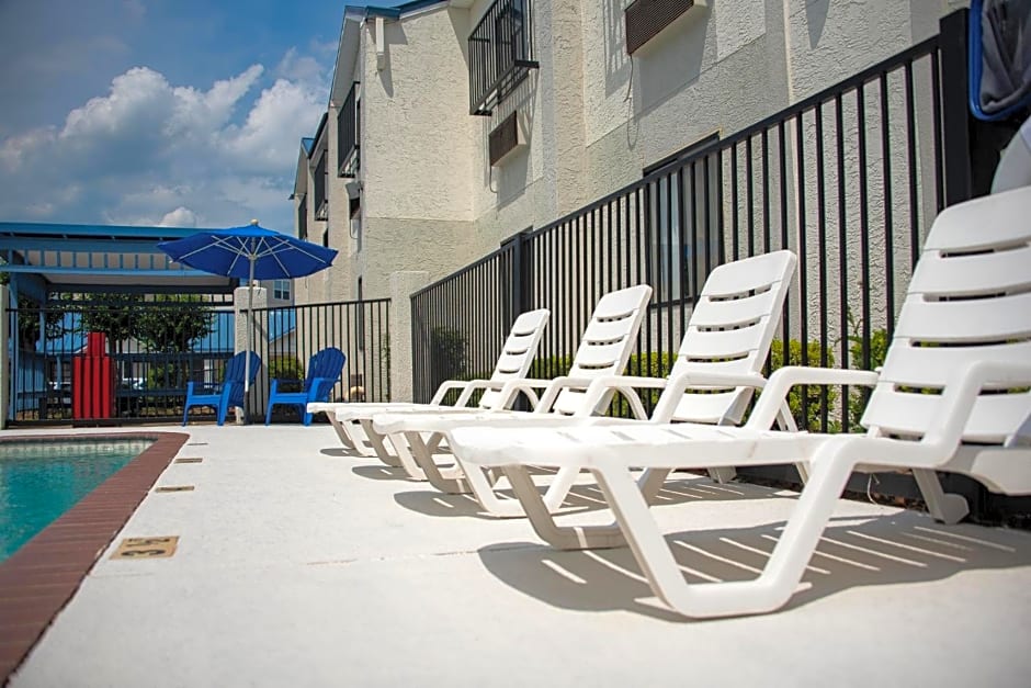 Days Inn by Wyndham Troy
