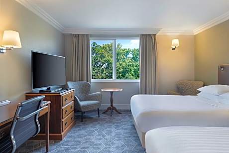 Family Room, 2 Double