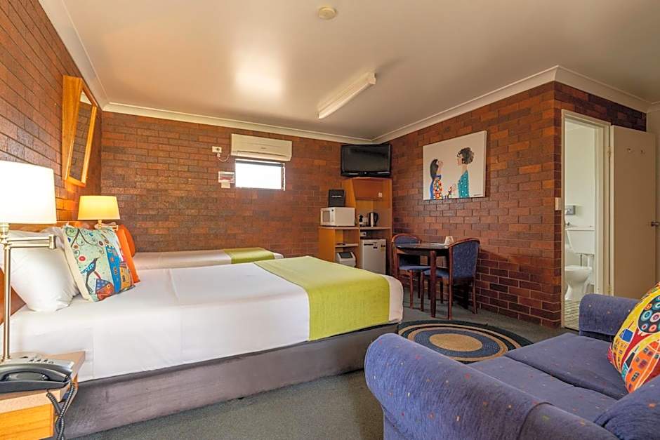 Country Pathfinder Motor Inn