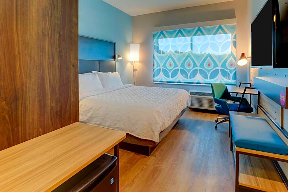 Tru by Hilton Smithfield I-95