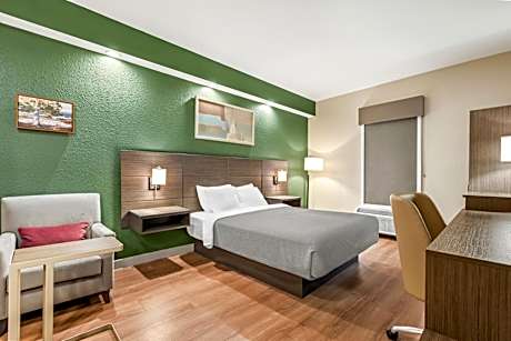 Queen Room - Non-Smoking