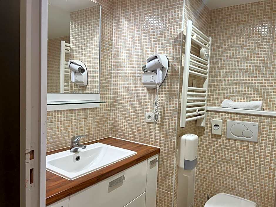 Le Trophée By M Hôtel Spa