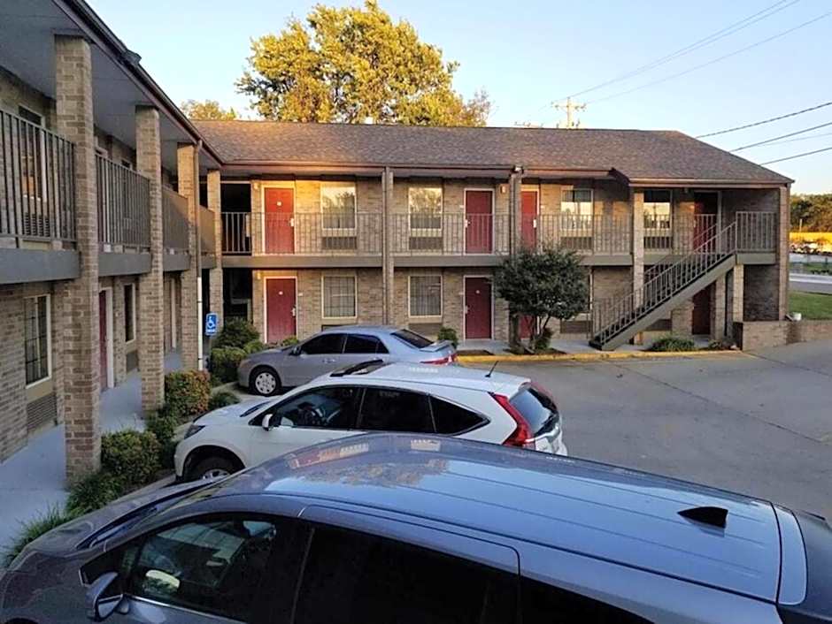 Motel 6 Ada OK