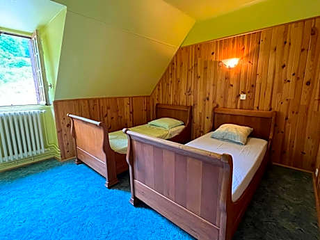 Twin Room with Shared Bathroom