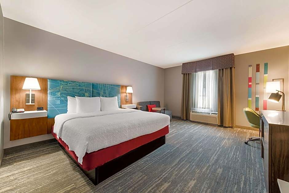 Hampton Inn By Hilton & Suites Charlotte-Airport