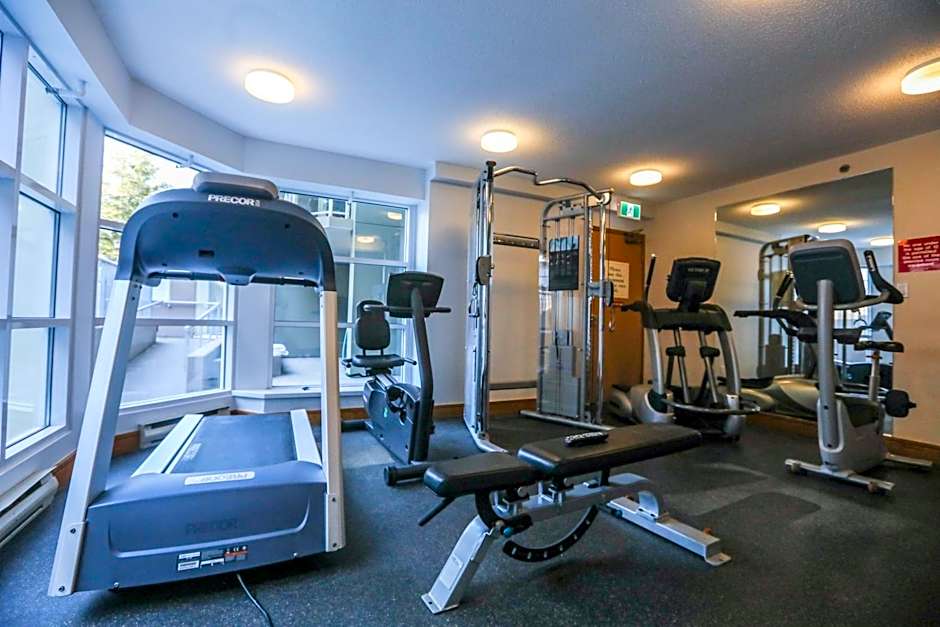 The Woodrun Lodge by Whiski Jack