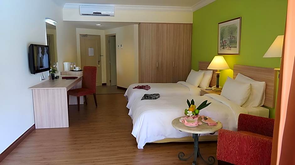 The Qamar Paka Resort