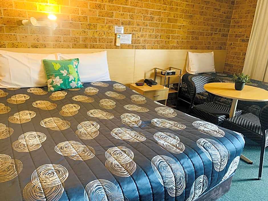 Town and Country Motor Inn