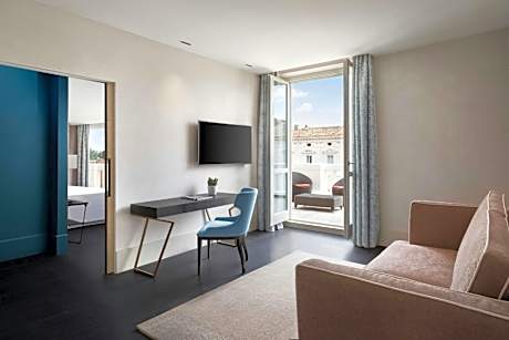 One-Bedroom Signature King Suite with Terrace