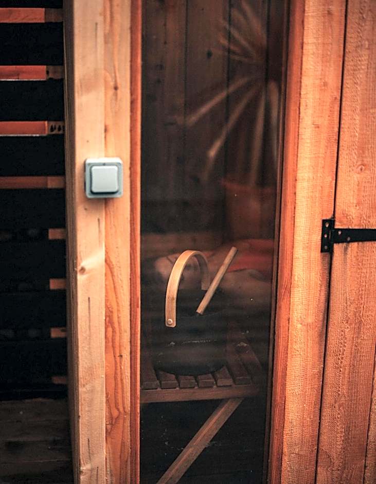 Deus Ex Machina Hotel