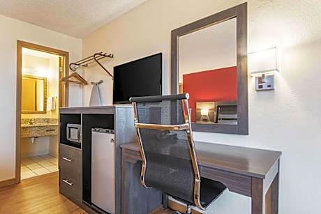 Queen Room with Two Queen Beds - Accessible/Non-Smoking