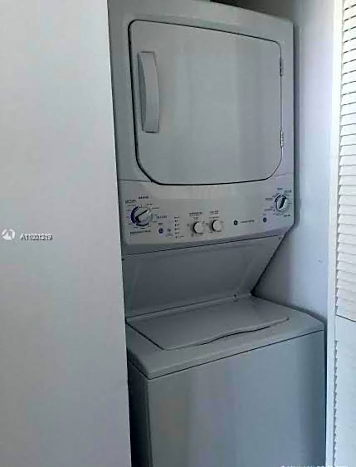 Stunning Penthouse Suite Waterfront 2BD 2BA