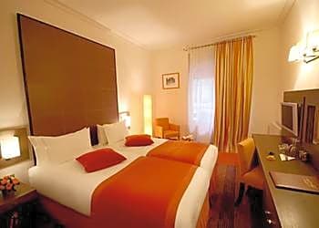 Westside Arc De Triomphe Hotel