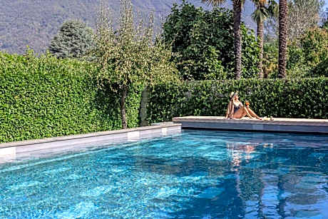 Ascona Lodge, Pool & Garden Retreat