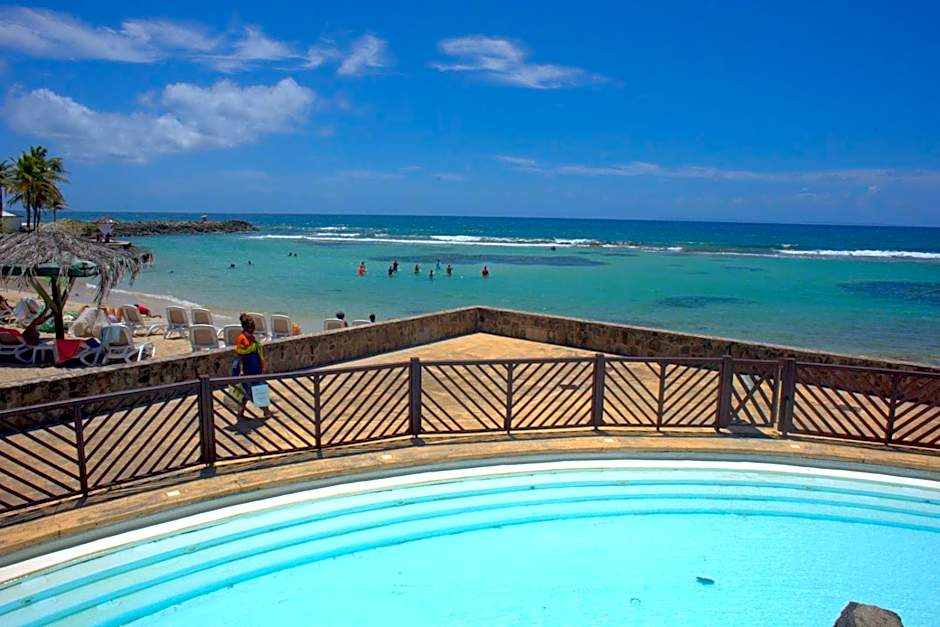 Studio Bô Soley Saint-François Piscine & Plage les pieds dans l'eau