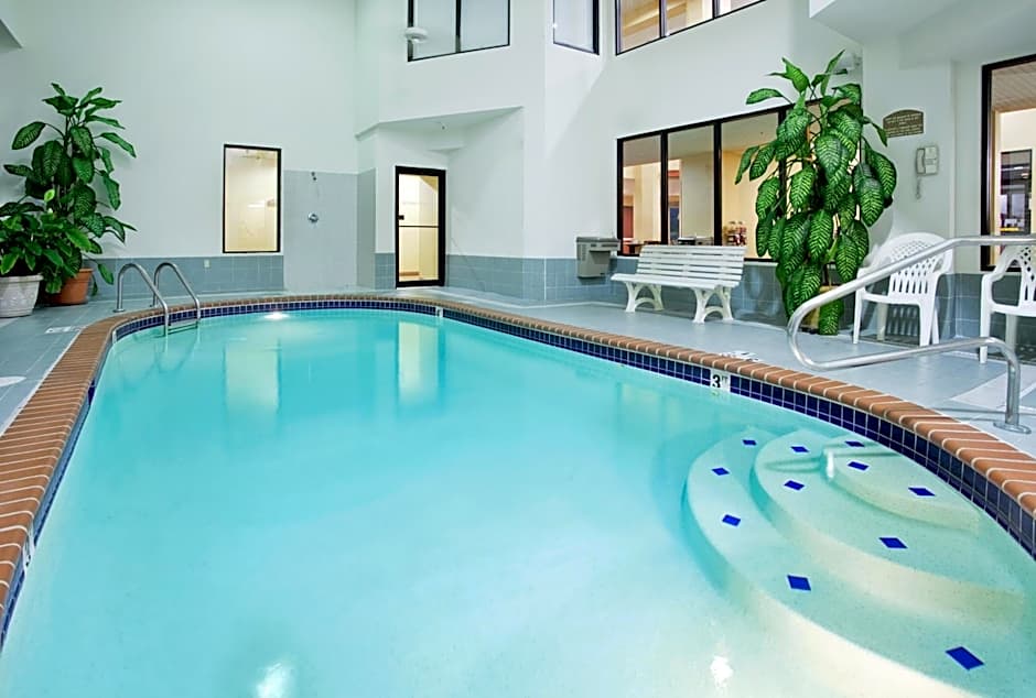 Holiday Inn Express Hotel And Suites Fenton-I-44 By IHG