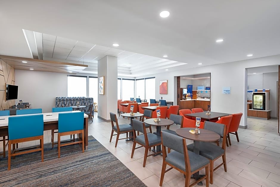 Holiday Inn Express Atlanta West - Theme Park By IHG