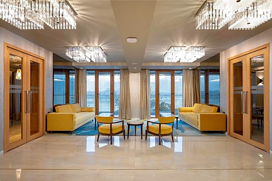 Modi Yoga Retreat - A Luxurious Yoga Retreat on the banks of Ganges