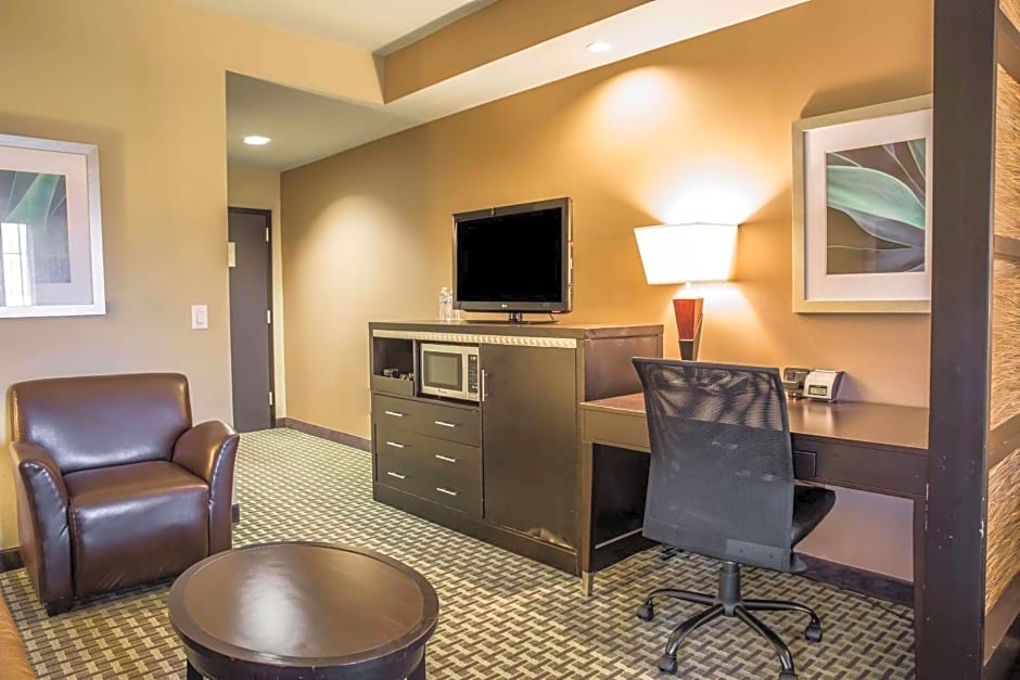 Comfort Suites New Bern near Cherry Point