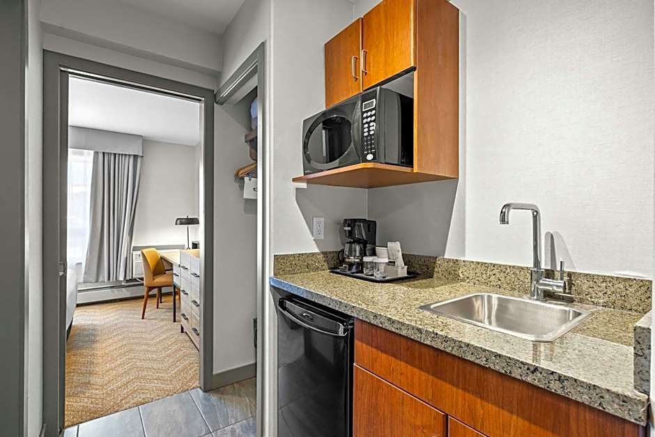 Sandman Hotel & Suites Calgary West