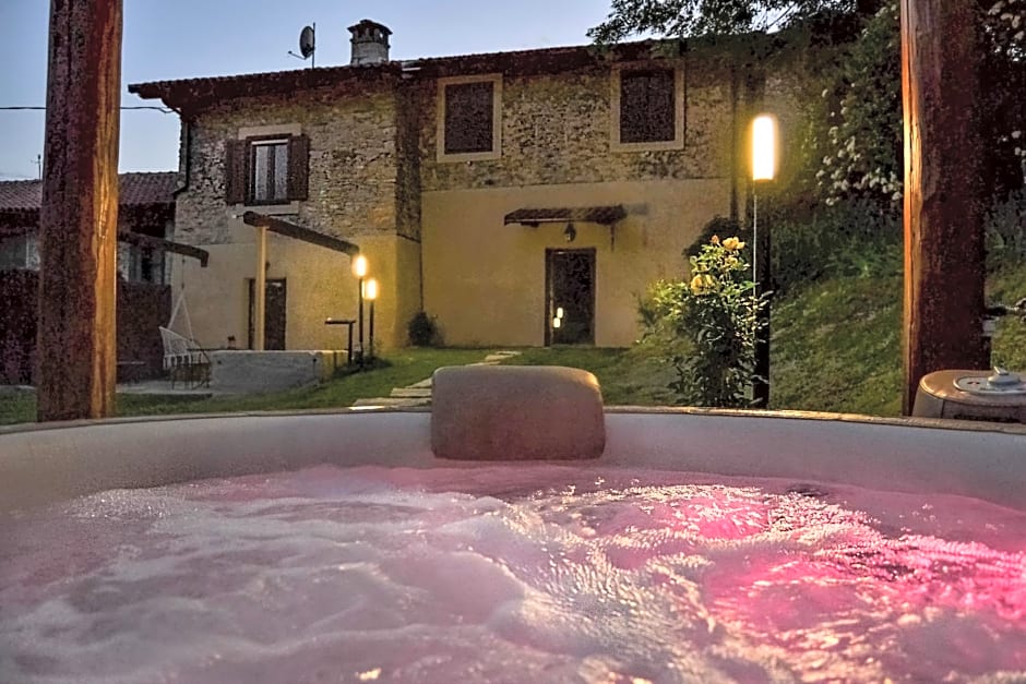 Baita nel Borgo Naturas con piscina idromassaggio privata e gratuita