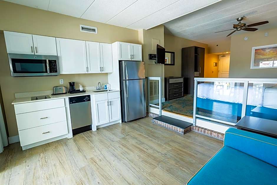 Commander Hotel & Suites