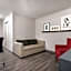 Country Inn & Suites by Radisson, Waterloo, IA