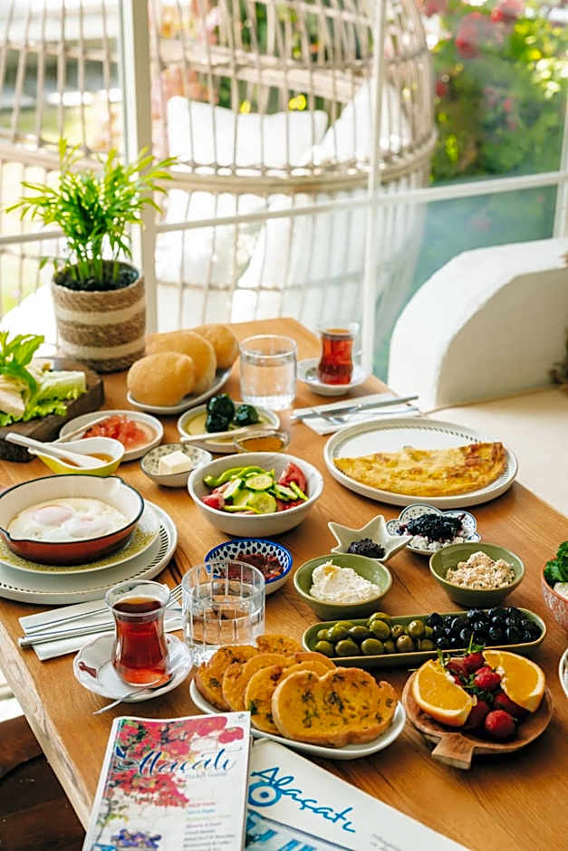 Palas Alacatı - Adult Only