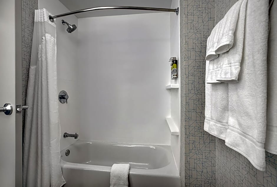 Holiday Inn Express Milwaukee Downtown By IHG