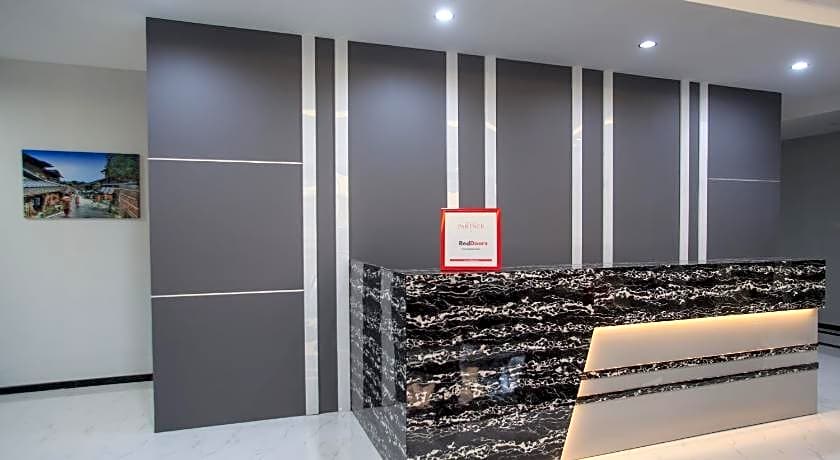 RedDoorz Plus near Politeknik Negeri Malang