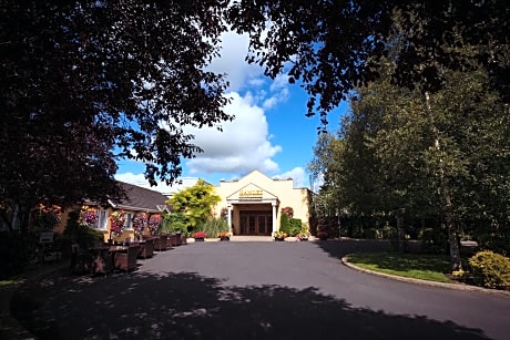 Hamlet Court Hotel