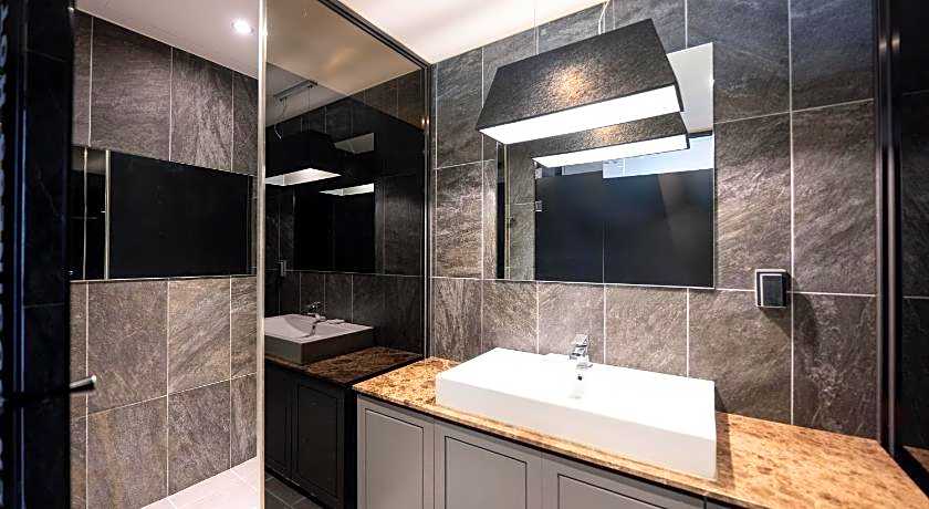 Golden Business Hotel