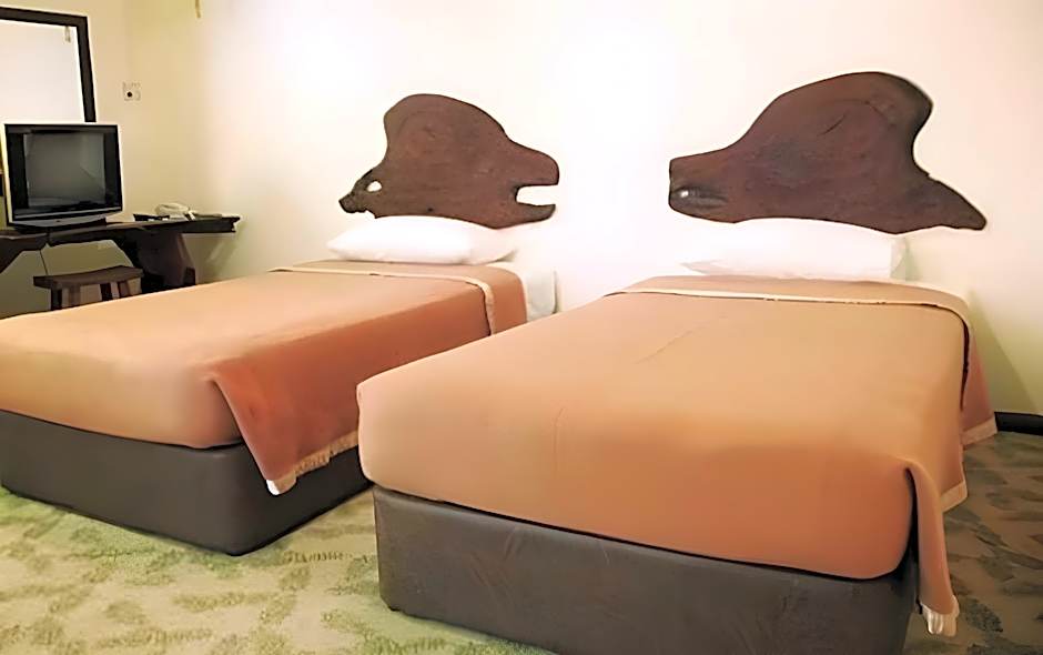 Kuching Waterfront Lodge