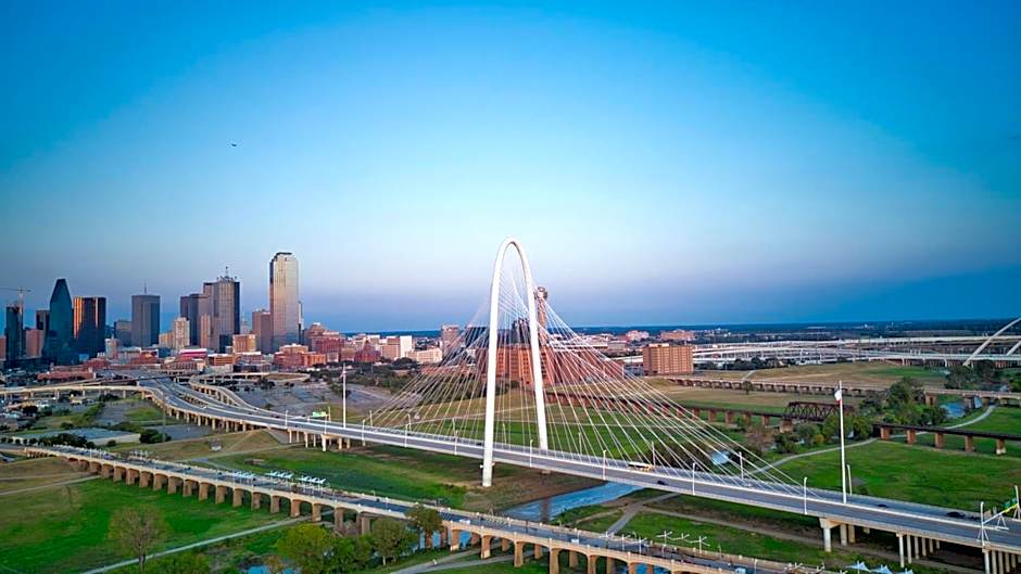 Crowne Plaza Dallas Market Ctr - Love Field By IHG