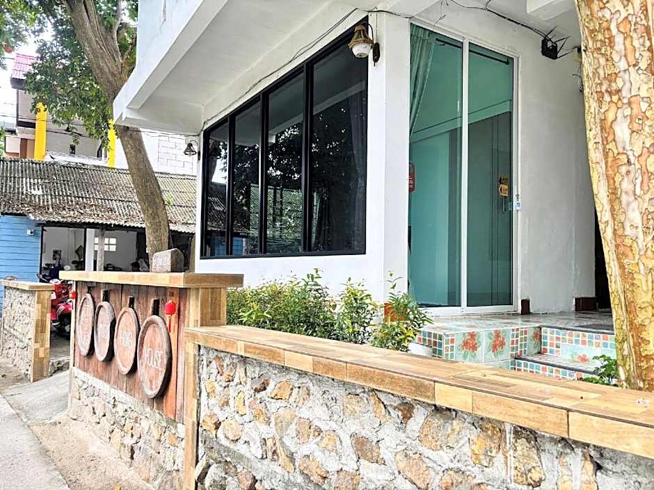 Miss Hong House