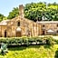 Residence with swimming-pool and thermal pools in Sorano