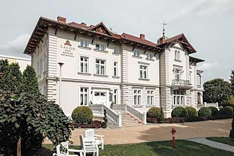 Pałac Lacon