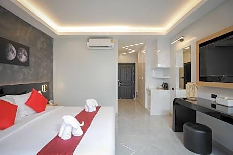 Deluxe Double Room with Garden Access