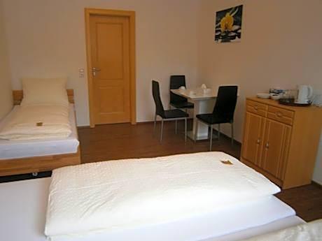 Comfort Triple Room with Shower