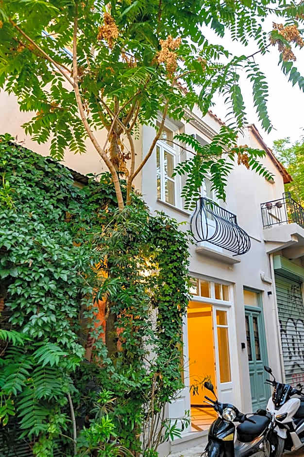 Belle Athenes - Luxury Rooms at Monastiraki Railway Station