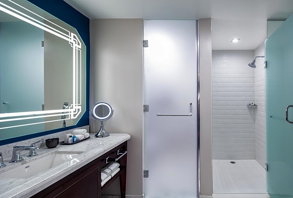 The Higgins Hotel New Orleans, Curio Collection By Hilton