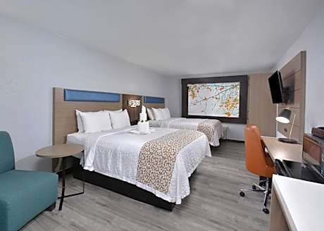 Queen Room with Two Queen Beds - Accessible/Non-Smoking