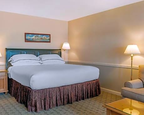 Chase House Suite