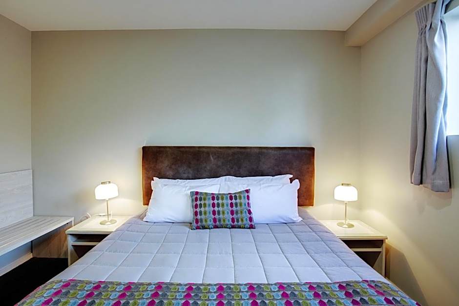 Ellerslie Palms Motel