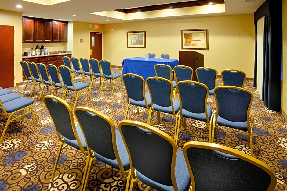 Holiday Inn Express Tower Center New Brunswick By IHG