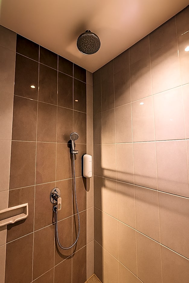 MaxOneHotels.com @ Kota Harapan Indah Bekasi