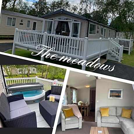 41 the meadows luxury hot tub holidays tattershall lakes