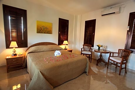 Pool View King Room with Free Airport Transfer